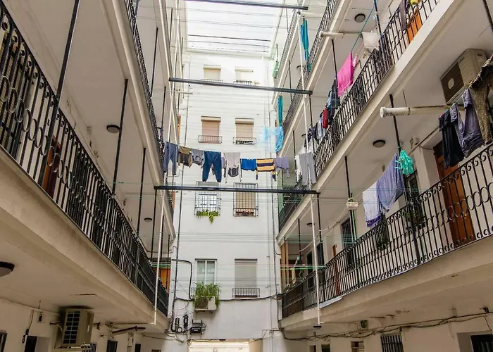 Cozy And Modern Apartment For 4 In Madrid